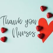 Poděkování sestrám, nelékařským zdravotnickým pracovníkům a všem ostatním dobrovolníkům za jejich nasazení při boji proti koronaviru