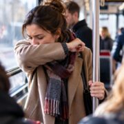 Přichází sezóna respiračních onemocnění, je&nbsp;čas myslet na&nbsp;prevenci. V&nbsp;Česku jsou už stovky tisíc vakcín proti chřipce